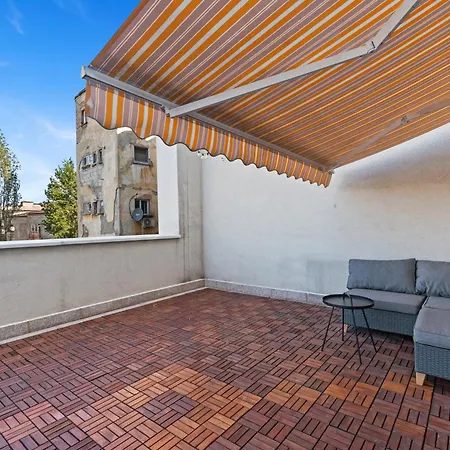 Italiana 18 With Fireplace And Grand Terrace *